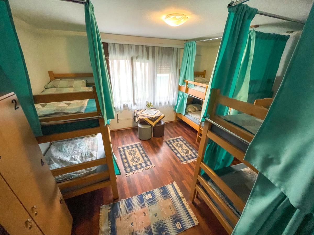 Hi Skopje Hostel Esterno foto
