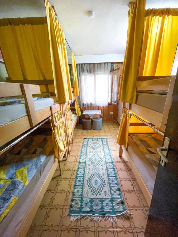 Hi Skopje Hostel Esterno foto
